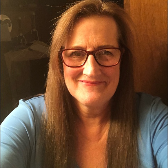 WELCOME TO MY CLOSET 👍🏼💖 - Picture 9 of 14